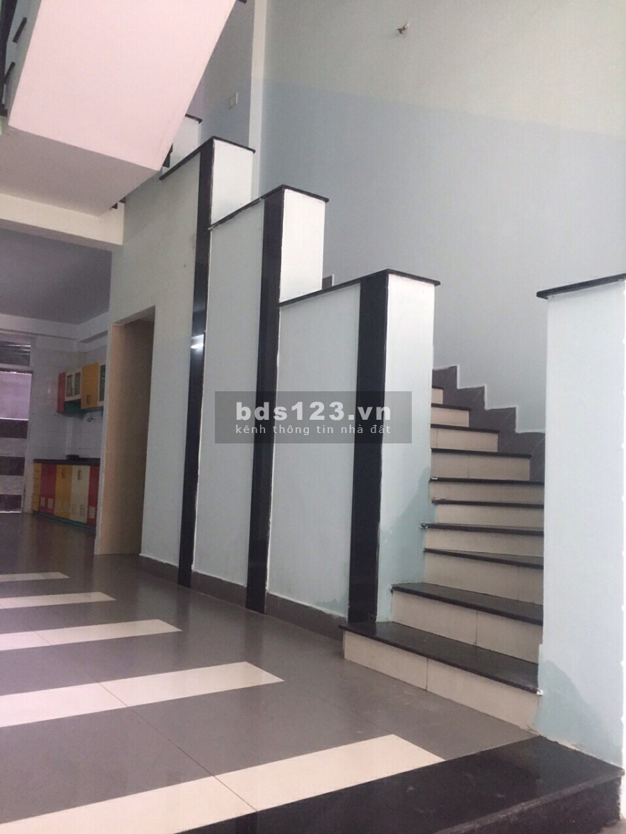 Nhà quận Bình Tân ( giáp Tân Phú) 4x20 1trệt 3 lầu dtsd 320m2 hẻm xe hơi, chính chủ cho thuê lâu dài