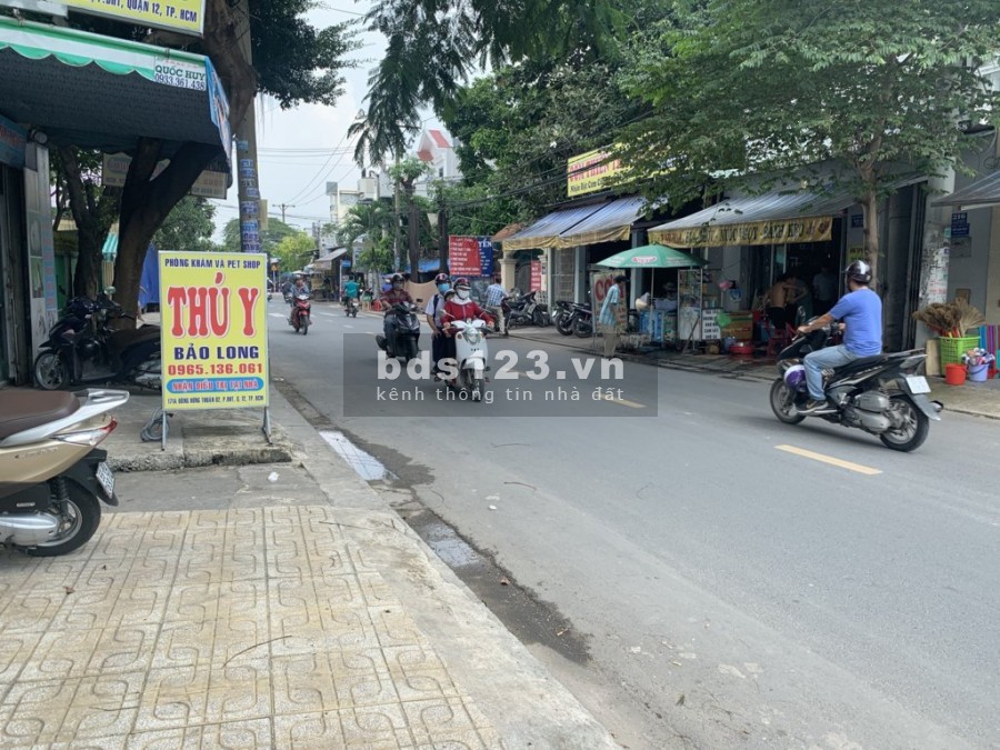 Cho thuê mặt bằng kinh doanh, 5,2x12m, mặt tiền ĐHT2 (lộ giới 20m) song song Ng.V.Quá, trung tâm Q.12, KDC sầm uất