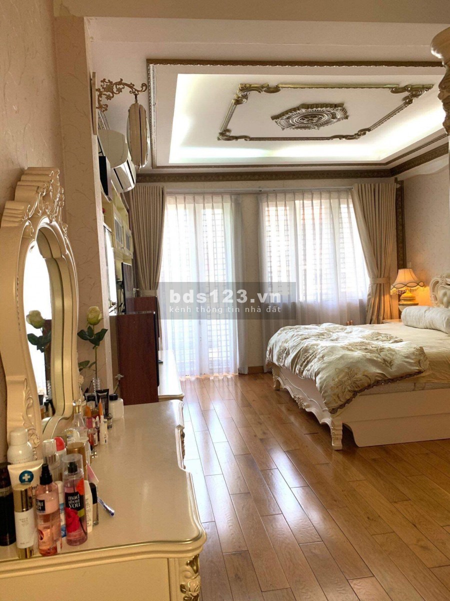 Mặt tiền đường Hoa Phan Xích Long Phú Nhuận 5 tầng 60m2