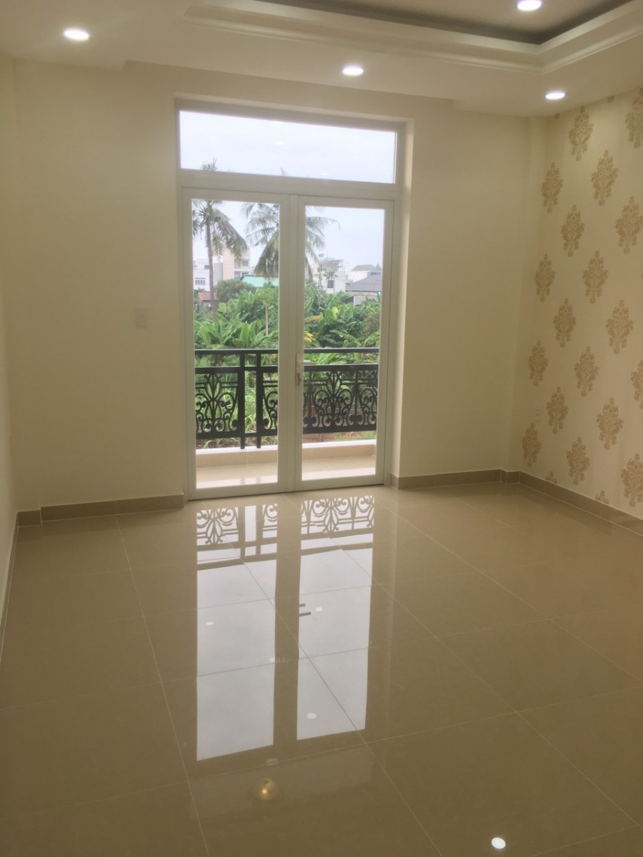 Bán gấp Nhà Sổ hồng riêng nằm trục quốc lộ 13 Hẻm xe tải 10m. Giá 4,5 tỷ
