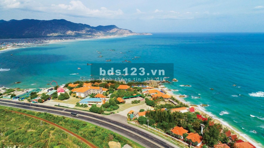 Bán Biệt thự mới mặt tiền HL39 đường oto 8m giá chỉ 5.1tr/m2