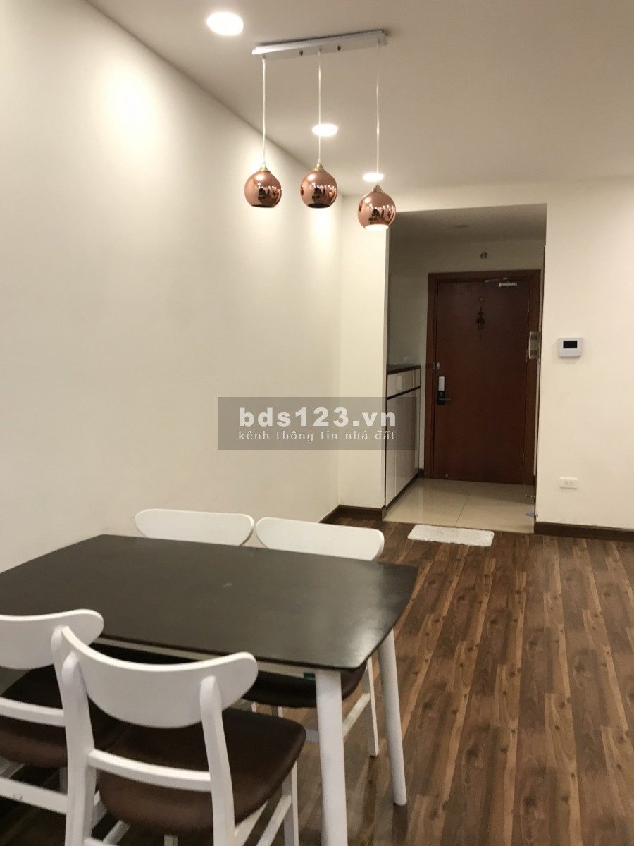 Siêu rẻ căn 2 PN 78m2 tại Goldmark City giá 2.6 tỷ, đầy đủ đồ, tầng trung.