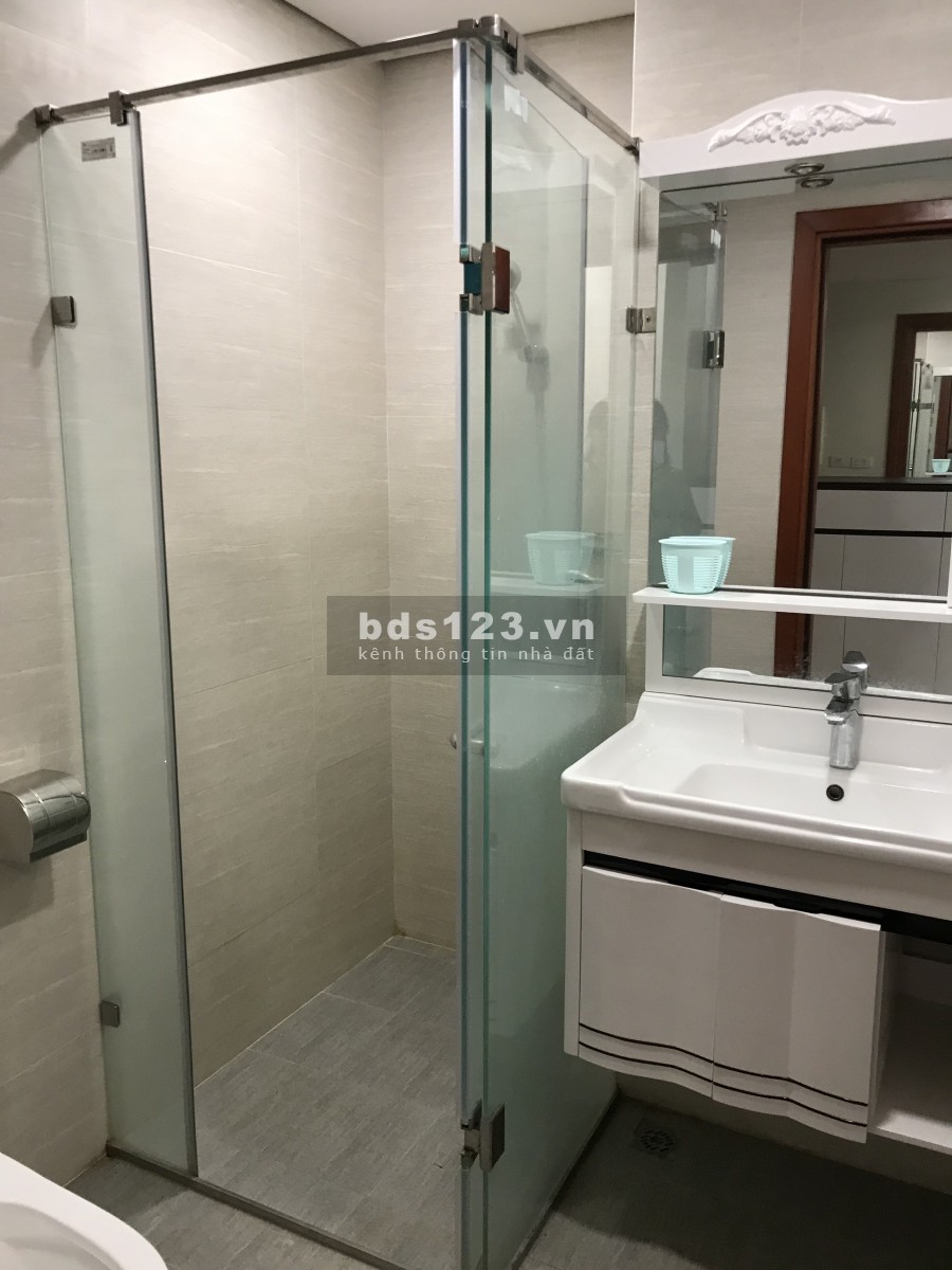 Siêu rẻ căn 2 PN 78m2 tại Goldmark City giá 2.6 tỷ, đầy đủ đồ, tầng trung.