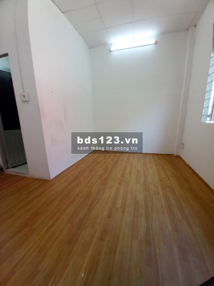 Cần nhượng lại phòng trọ Đường Hồ Văn Huê, Q Phú Nhuận, có máy lạnh
