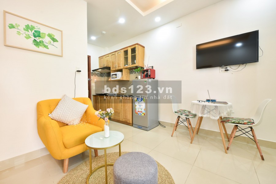 Cho thuê Căn hộ Quận 1 ban công 35m2 full đồ, bao hết.