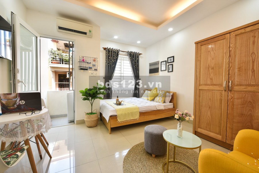 Cho thuê Căn hộ Quận 1 ban công 35m2 full đồ, bao hết.