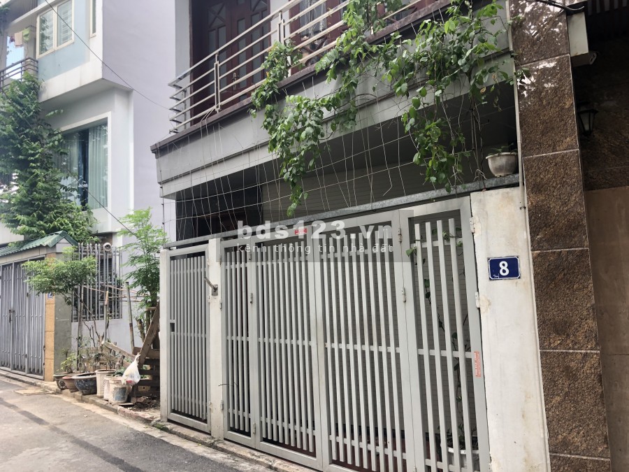 Bán nhà 4 tầng tại Gia Thụy, sát đường Nguyễn Văn Cừ, ô tô tránh nhau.