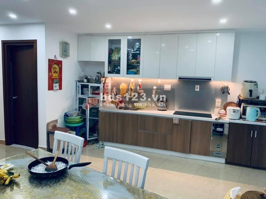 Gia đình rất cần tiền cần bán gấp nhà MT giá rẻ Phan Văn Trị, 7 lầu,chỉ hơn 100tr/m2, LH0909484131