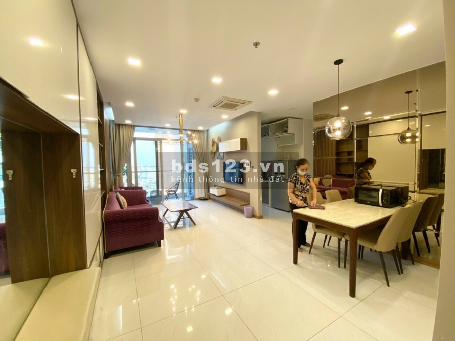 Căn hộ 2PN Vinhomes Central Park nội thất đẹp giá rẻ 16triệu 90m2