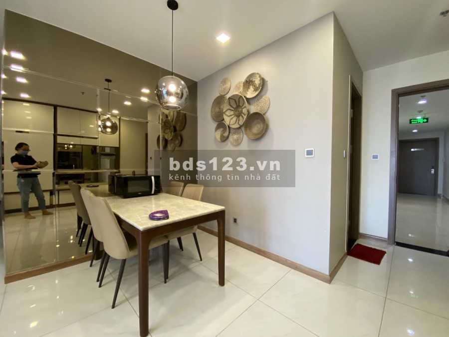 Căn hộ 2PN Vinhomes Central Park nội thất đẹp giá rẻ 16triệu 90m2