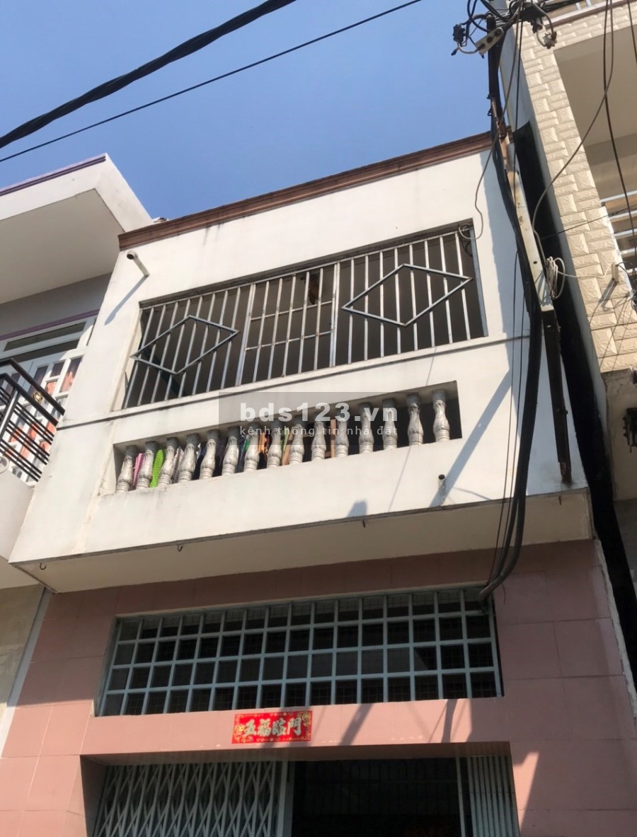 Bán gấp nhà MT Văn Thân, Phường 8, Quận 6.