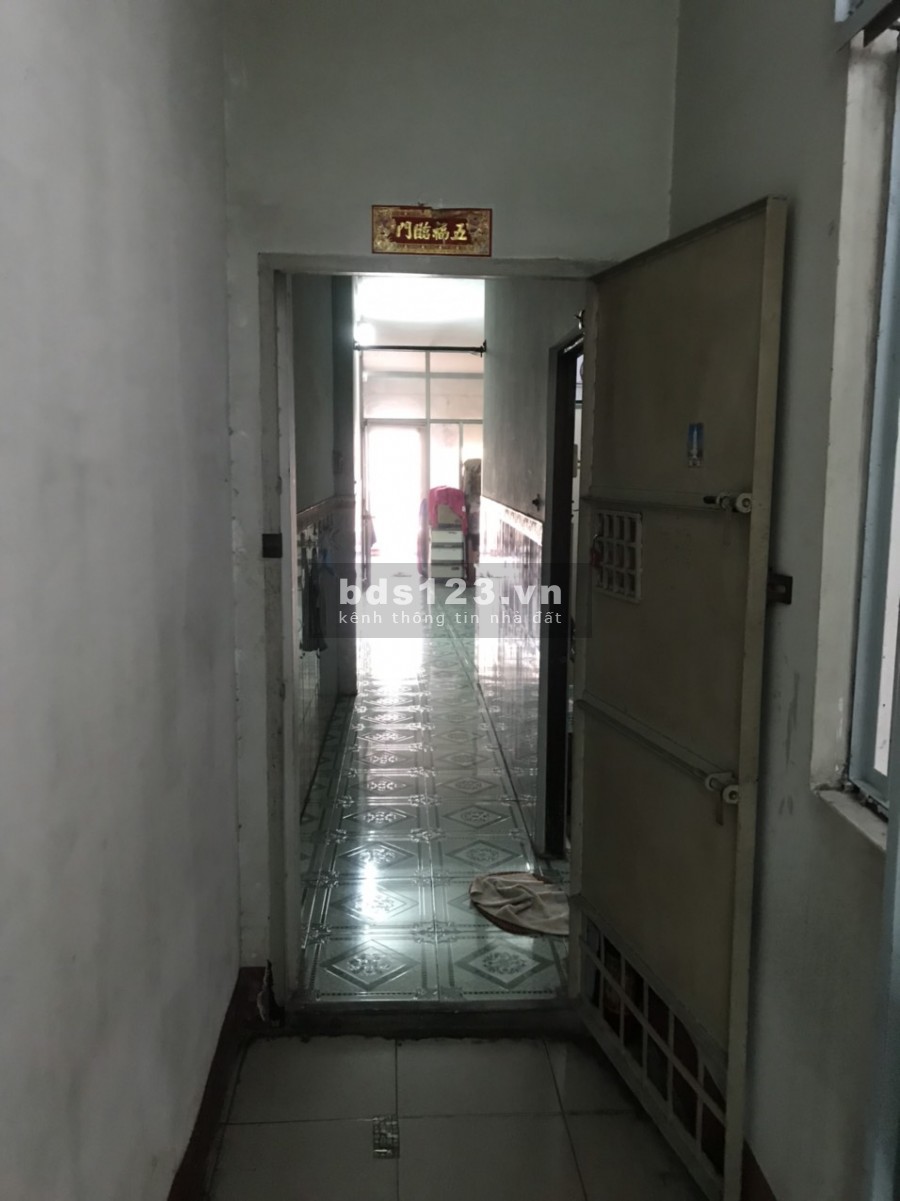 Bán gấp nhà MT Văn Thân, Phường 8, Quận 6.