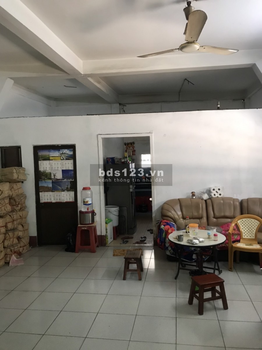 Bán gấp nhà MT Văn Thân, Phường 8, Quận 6.