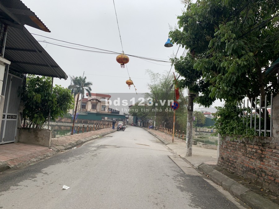 Bán siêu phẩm hiếm có, DT 50m2, mặt đường xóm 1 Đông Dư, ô tô tránh.