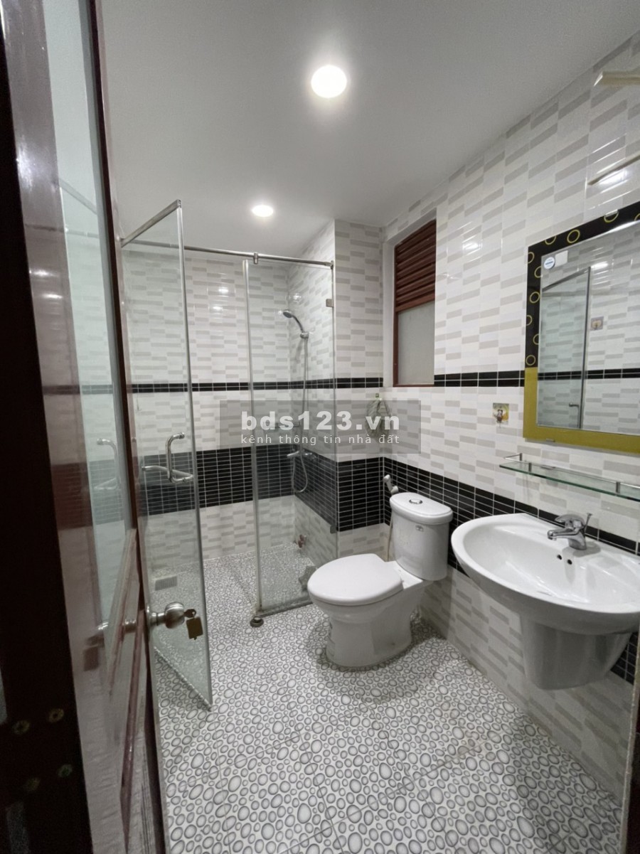Nhà Lê Lâm, 3L, ST, 5PN, 5WC, Full máy lạnh