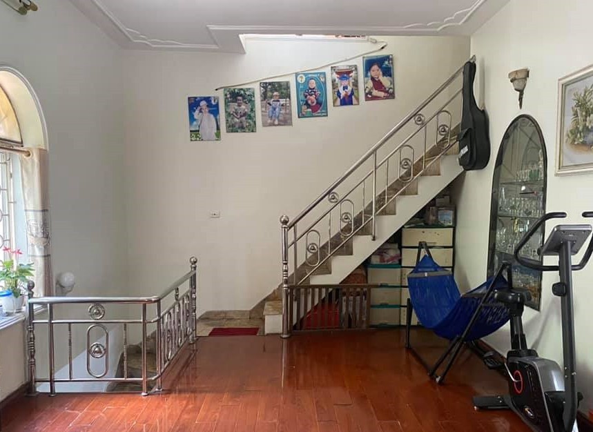 Nhà ngõ ô tô rộng, đường VânHồ (quận HBT), 8,2 tỷ