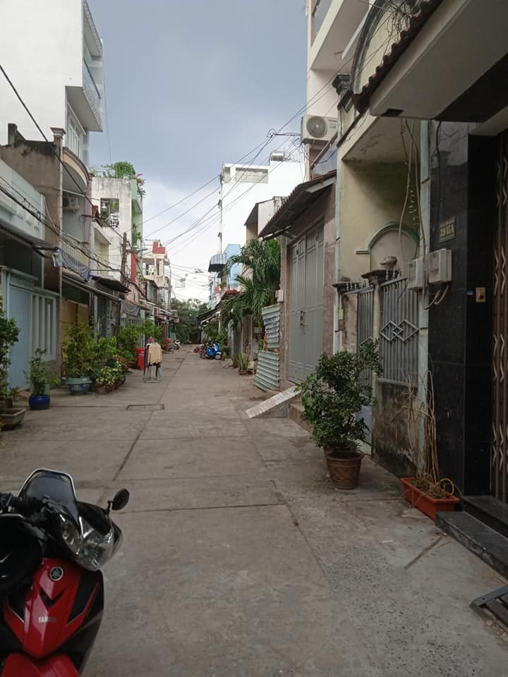 Hẻm ô tô đến nhà,nhà mới vào ở ngay ,khu vực dân trí cao 36 m2 3 TỶ 8