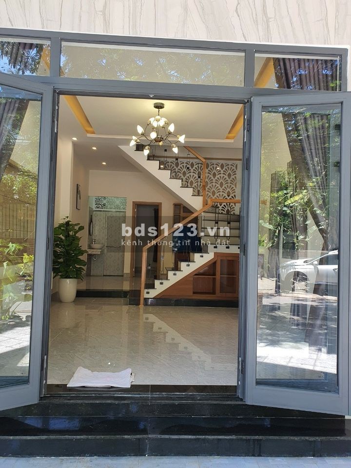 Bán nhà HXH đường Lạc Long Quân, Tân Bình, giá rẻ, Sổ hồng Chính Chủ