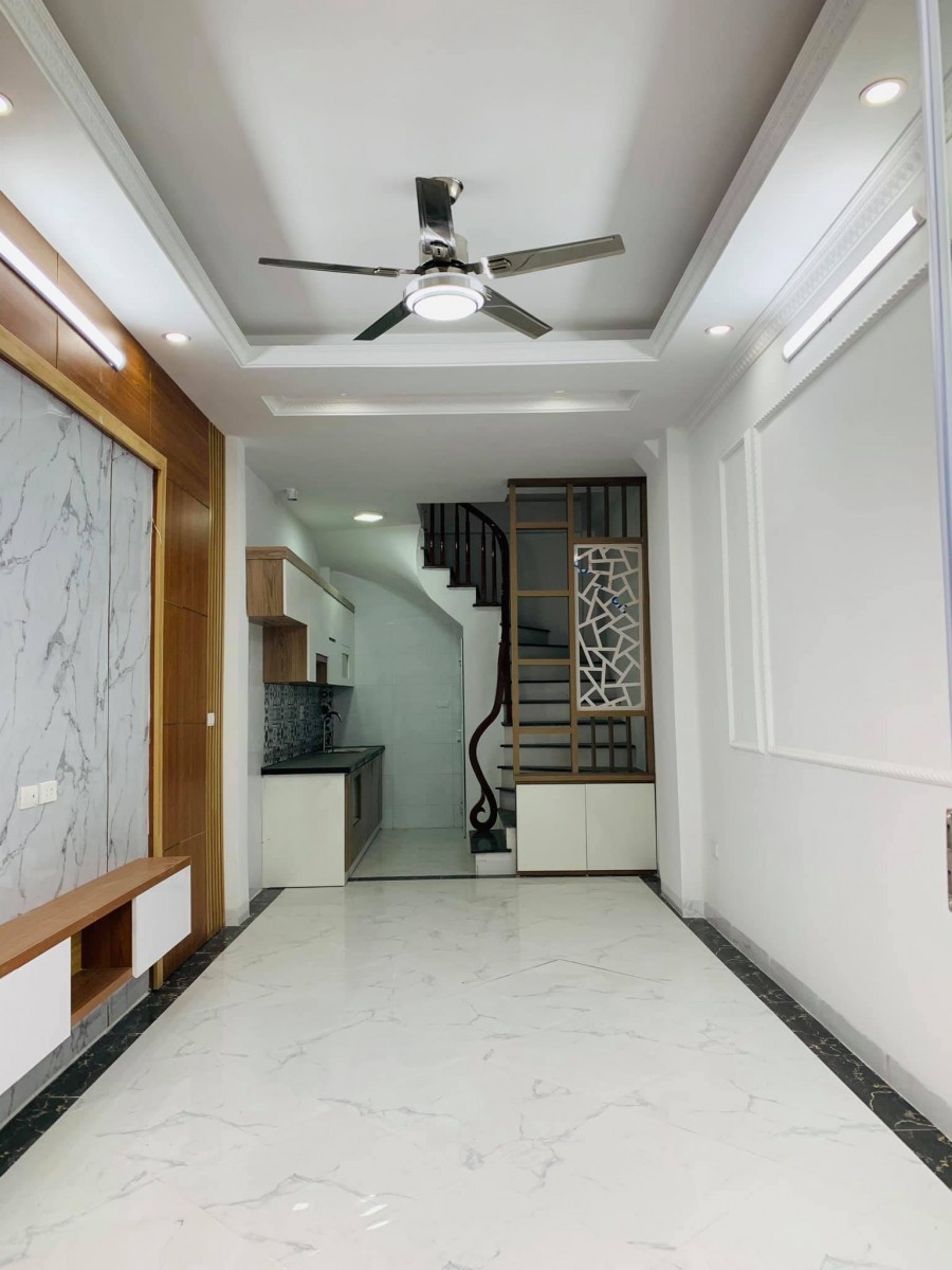 Chỉ 3 tỷ nhà Cổ Linh giáp chợ Lô góc Kinh Doanh đông đúc Ở sướng như tiên