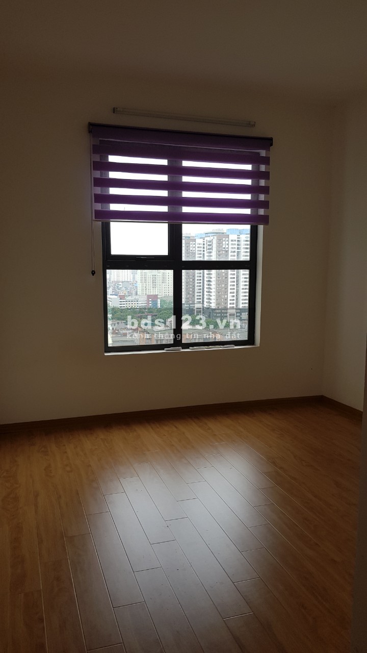 Cho thuê chung cư Golden West Lê Văn Thiêm 2 ngủ cơ bản 10 triệu. Lh 0377983070