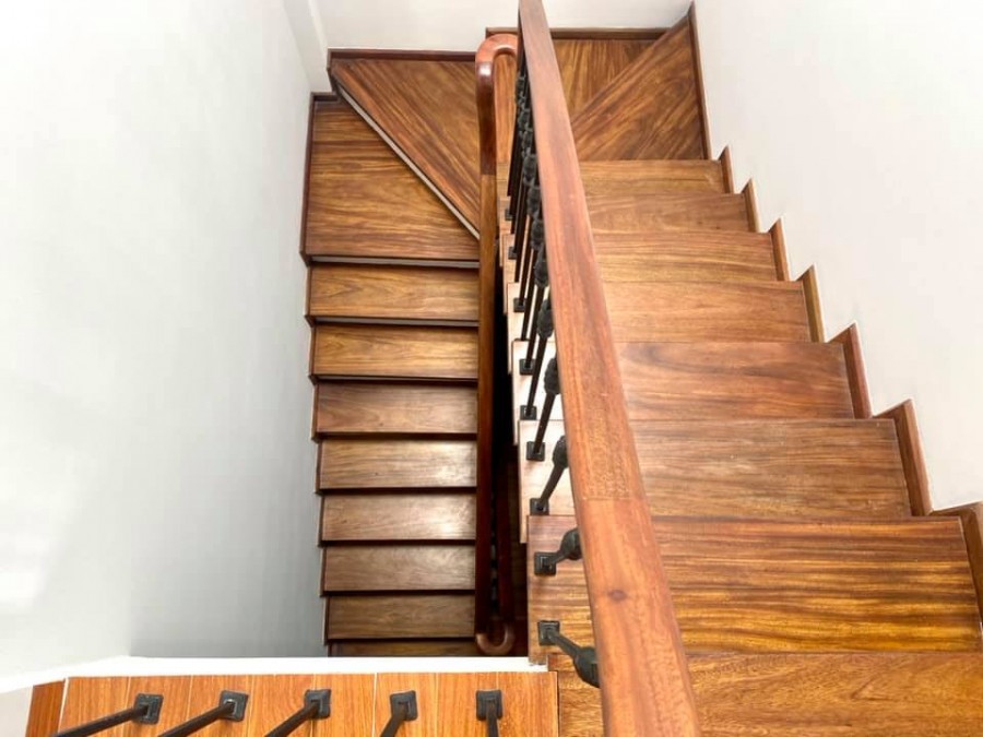 Chỉ 3 tỷ nhà Cổ Linh giáp chợ Lô góc Kinh Doanh đông đúc Ở sướng như tiên