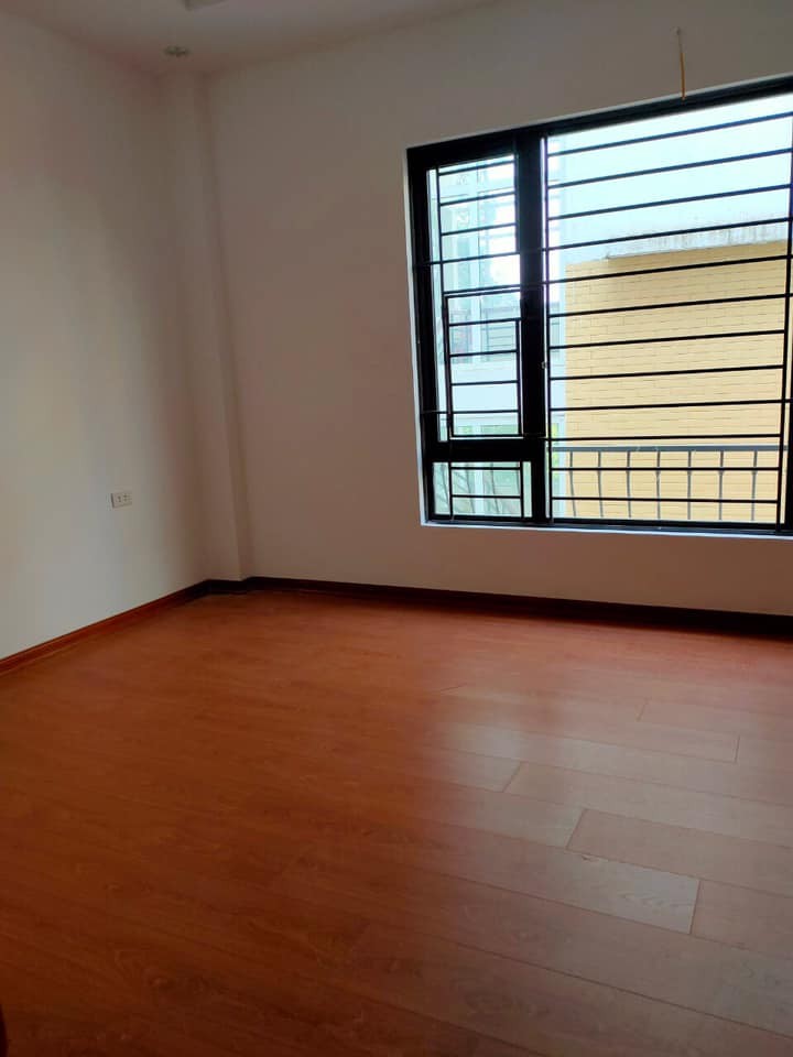 Bán Nhà 34m2 x 5 Tầng Lô Góc, Ô Tô Đỗ Cửa Phố Khương Đình Chỉ 4.8 Tỷ.