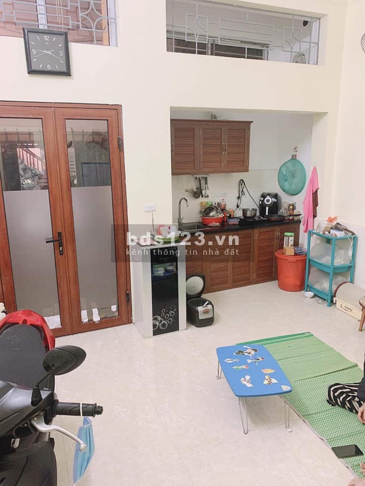 Ngõ 3 gác, anh ninh tốt, nhà đẹp 3 tầng, giá hơn 2 tỷ