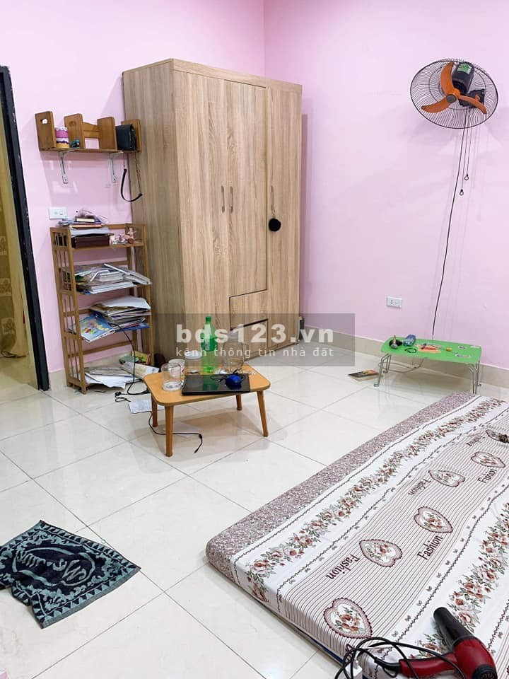 Ngõ 3 gác, anh ninh tốt, nhà đẹp 3 tầng, giá hơn 2 tỷ
