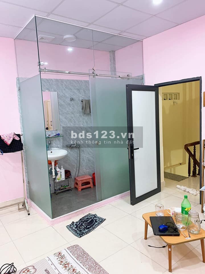 Ngõ 3 gác, anh ninh tốt, nhà đẹp 3 tầng, giá hơn 2 tỷ