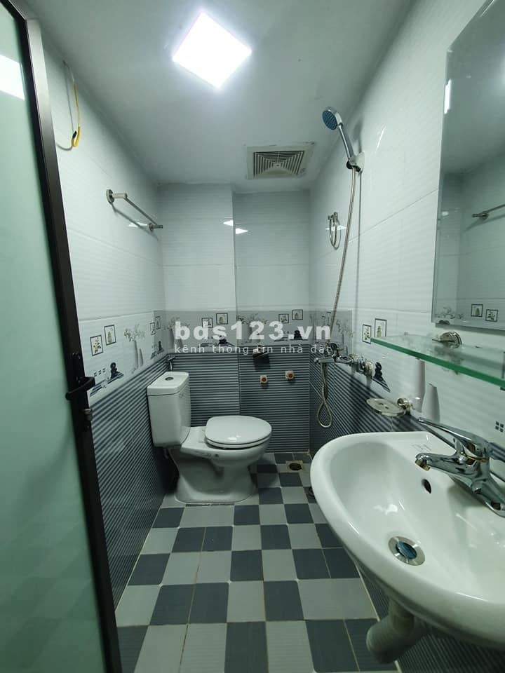 Bán nhà Thanh Trì, 32 m2, ở kết hợp cho thuê, ngõ xe ba gác đỗ cửa, giá 2.75 tỷ
