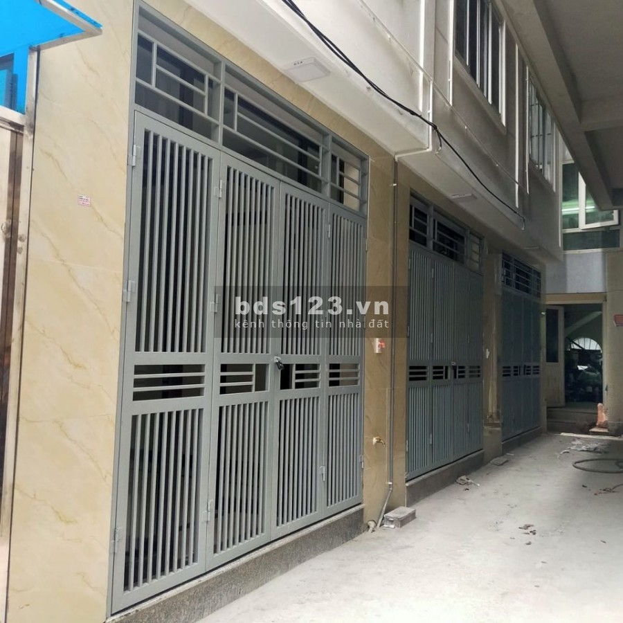 Bán nhà Thanh Trì, 32 m2, ở kết hợp cho thuê, ngõ xe ba gác đỗ cửa, giá 2.75 tỷ