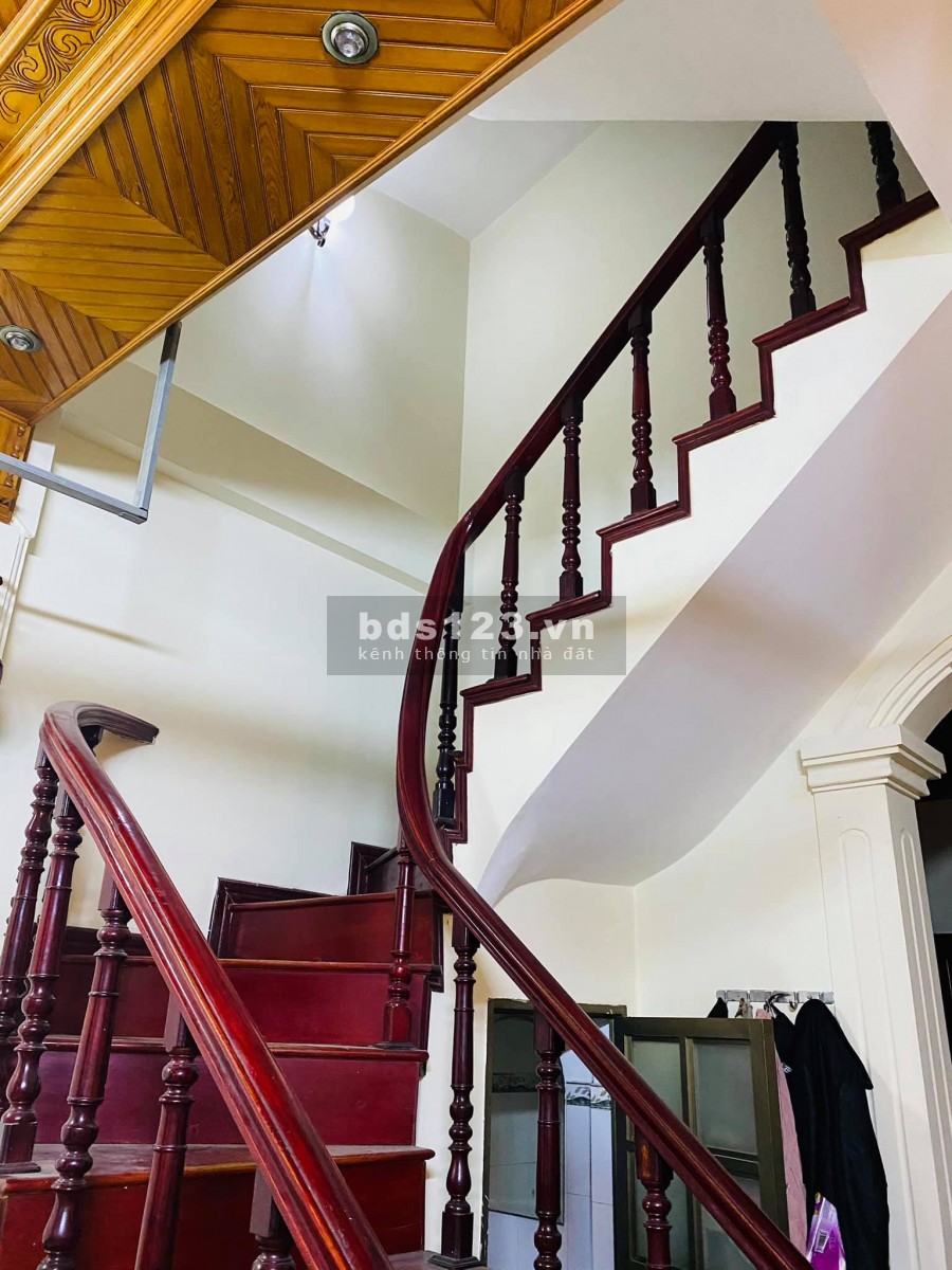 Mặt ngõ Thịnh Hào 1, ô tô vào nhà, vị trí đắc địa, mặt phố tương lai 50Mx4T. Giá 6.5 tỷ