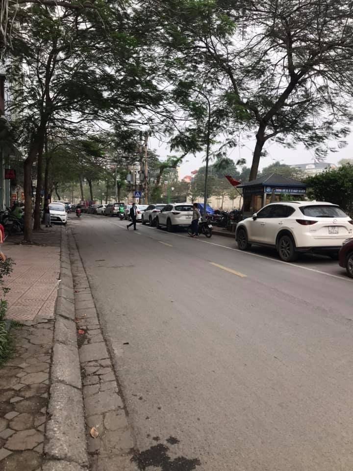 Bán nhà mặt phố Quan Hoa,TT cầu giấy, 5 tầng, MT 5.6m, DT 110m chỉ 28 tỷ