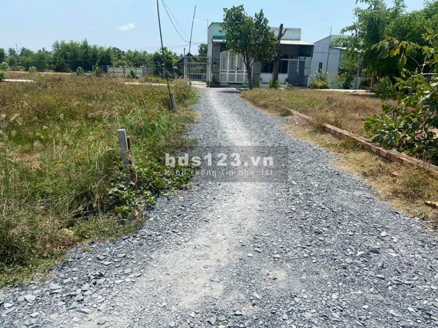 Bán gấp đất xã Bình Chánh, Bình Chánh. 140m2/ giá 920tr