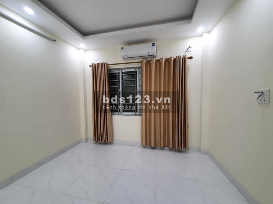Bán nhà Thanh Trì, 32 m2, ở kết hợp cho thuê, ngõ xe ba gác đỗ cửa, giá 2.75 tỷ