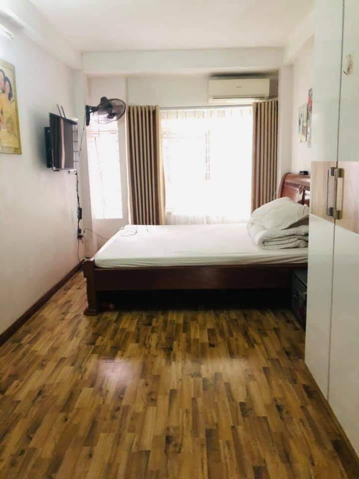Chỉ nhỉnh 2.xx tỷ có hộ khẩu Tây Hồ, nhà phố Trích Sài 28m2*5T, đầy đủ công năng.