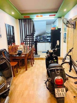 Bán nhà Võng Thị 5 Tầng 3 ngủ Gần Hồ hơn 2 tỷ