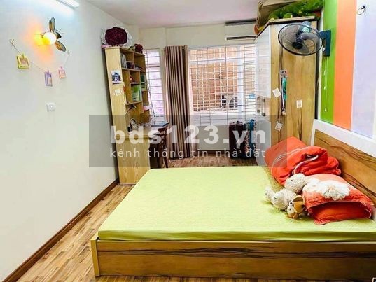 Bán nhà Võng Thị 5 Tầng 3 ngủ Gần Hồ hơn 2 tỷ