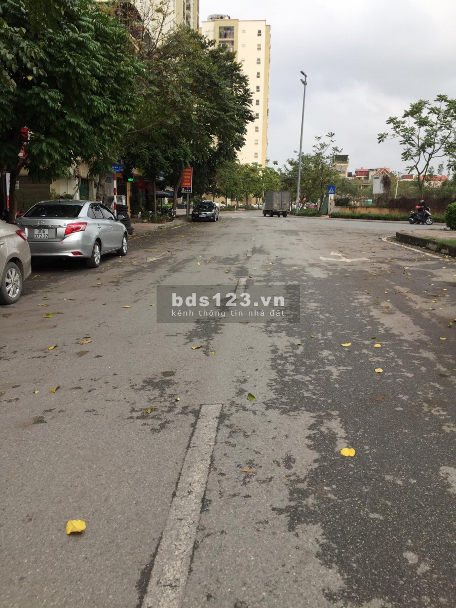 Bán đất Lý Sơn 41m2, lô góc 3 mặt thoáng, oto đỗ cửa giá 2.65 tỷ