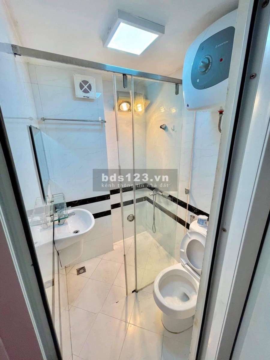 NHỈNH 3 TỈ CÓ NGAY SIÊU PHẨM CẦU GIẤY MÙA COVID NHÀ 2 MẶT THOÁNG OTO ĐỖ CỬA 5 TẦNG