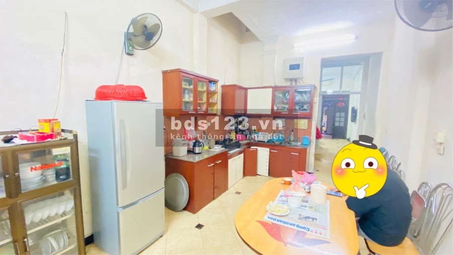 6M ra Mặt Phố 2 Mặt Ngõ Triều Khúc dt 61m2 Mt 3,5m, giá chỉ 5.5 tỷ
