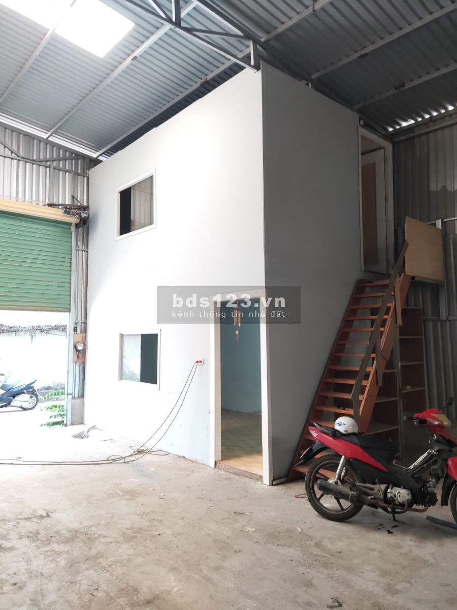 Kho xưởng mới 200m2 Lã Xuân Oai, có nhà 2PN-WC gần Nguyễn Duy Trinh