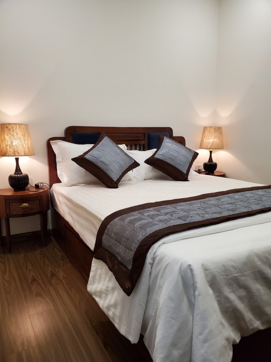 Thu 95tr/tháng, CHDV Đội Cấn, 100m2, 13 phòng, 6 tầng, giá 11 tỷ 6. LH 0975823216