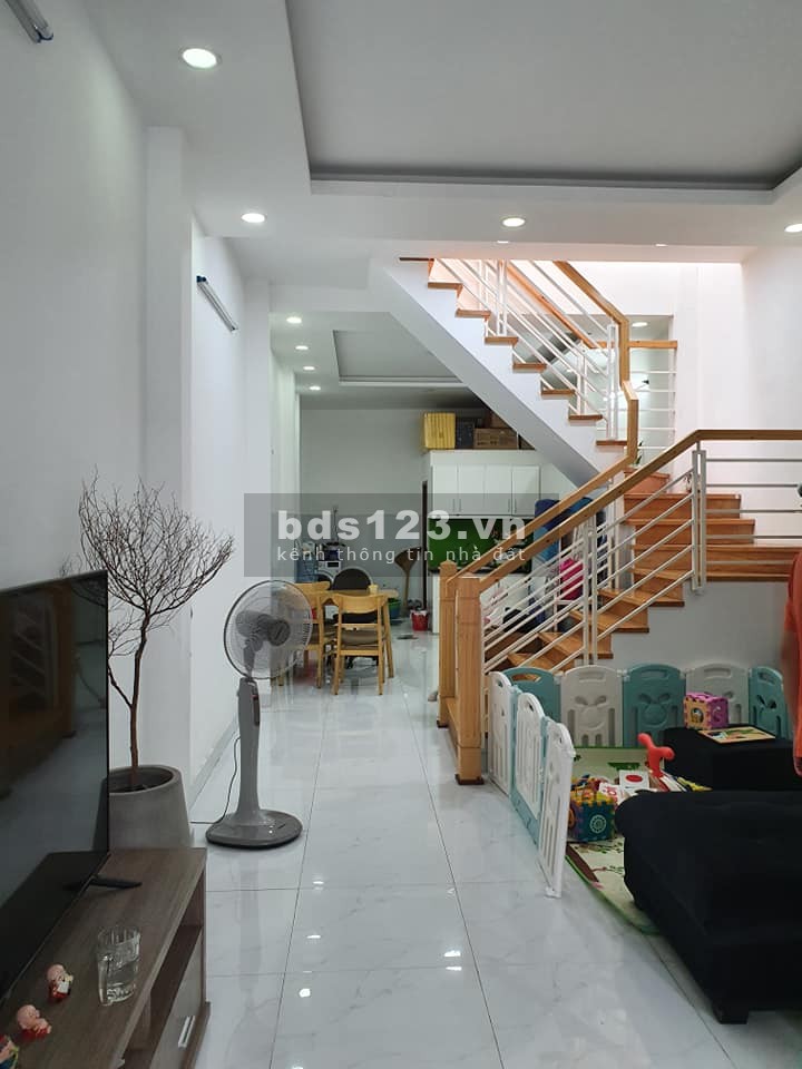 Nhà đẹp Nguyễn Sơn, Tân Phú, HXH, 57 m2, 2 tầng chỉ 5 tỷ 3