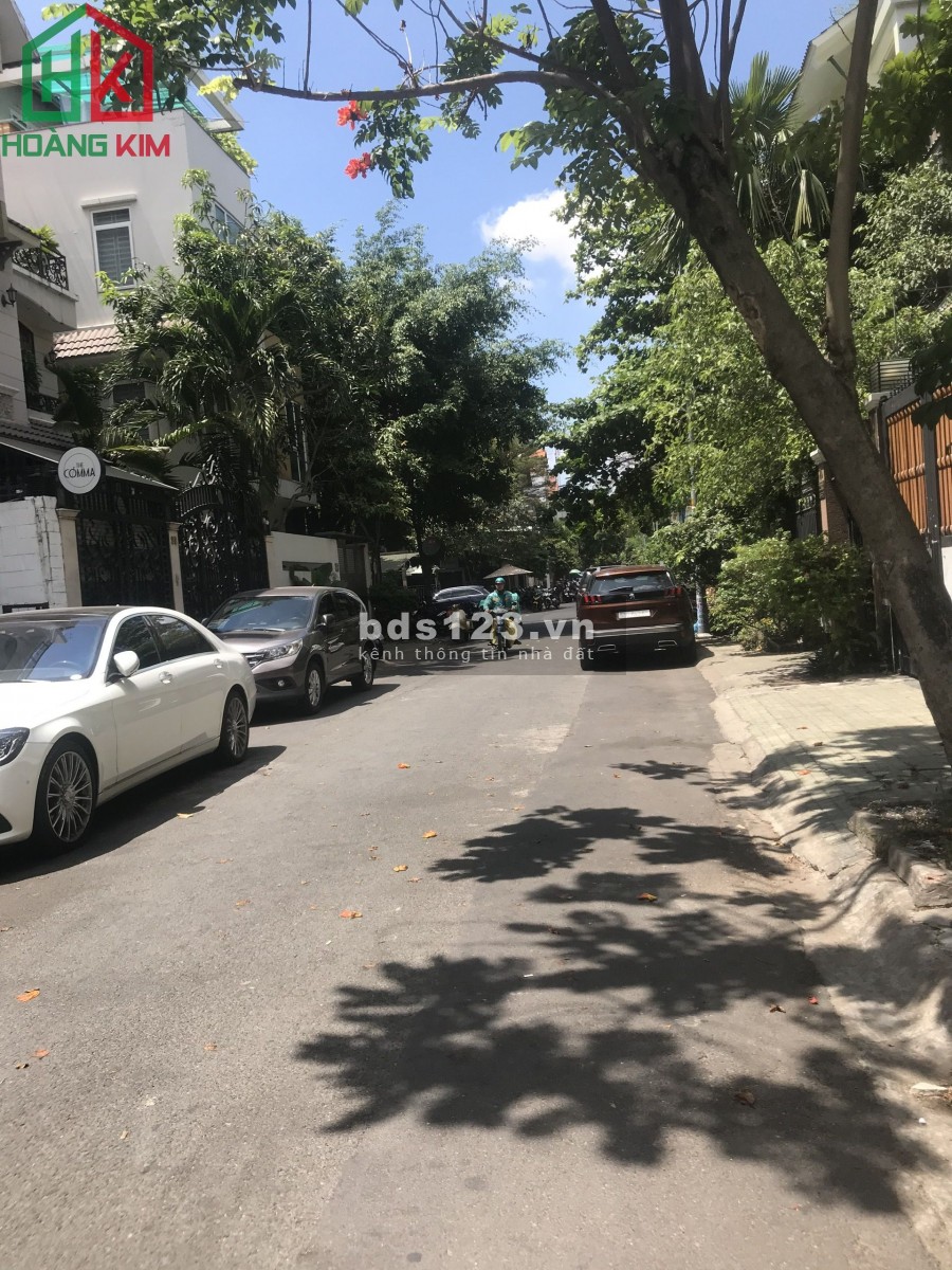 Cho thuê Biệt thự hiện đại MT khu Vườn Hoa, P.2, Phú Nhuận, DT 18x20m.
