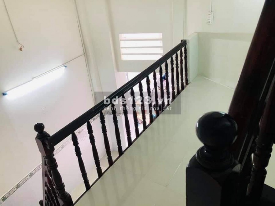 CẦN BÁN GẤP NHÀ QUẬN 7 GIÁ 1TY4