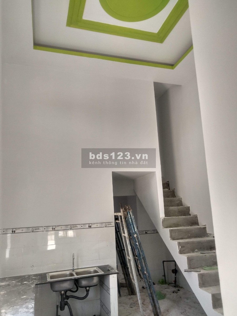 (Chính chủ)Nhượng gấp dãy nhà trọ 8p+2 Kiot DT 150m2(5x30)Sát KCN, trường học, đối diện chợ