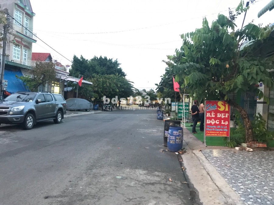 (Chính chủ)Nhượng gấp dãy nhà trọ 8p+2 Kiot DT 150m2(5x30)Sát KCN, trường học, đối diện chợ
