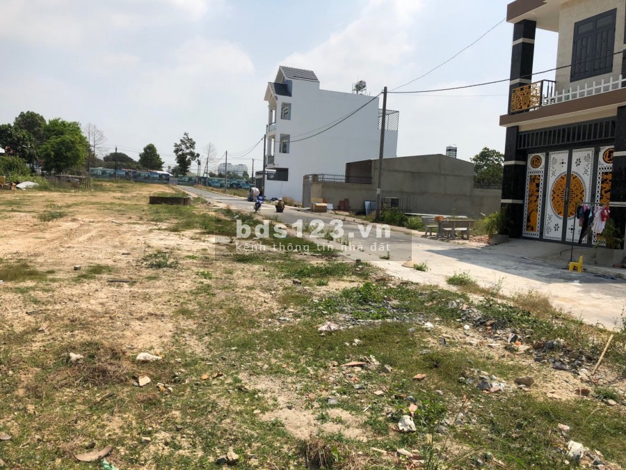 Bán gấp lô đất 90m2 giá 1ty2 , có sổ sẵn
