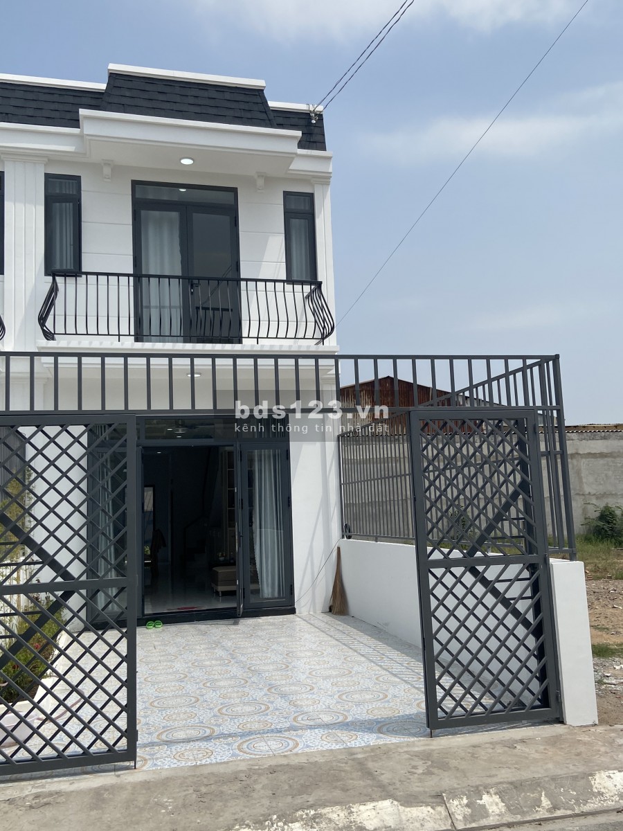 Bán nhà phố khu dân cư sổ hồng riêng từng nền